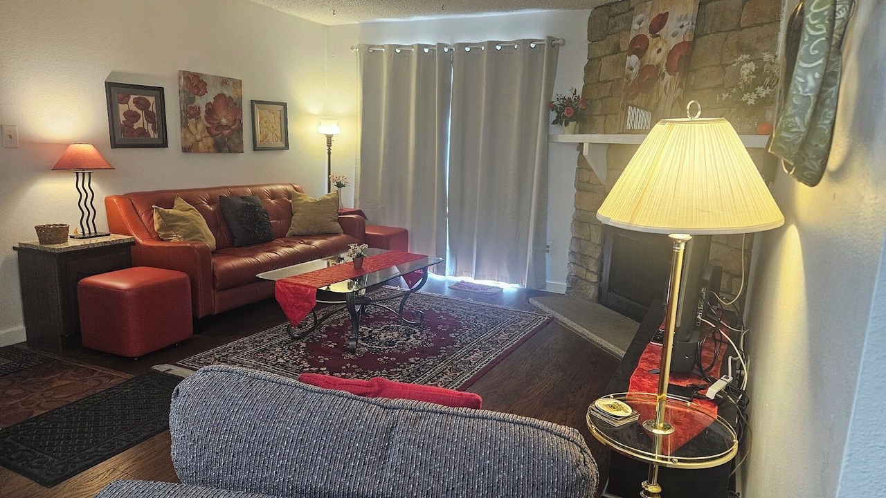 Photo of Livingroom in Hampden South