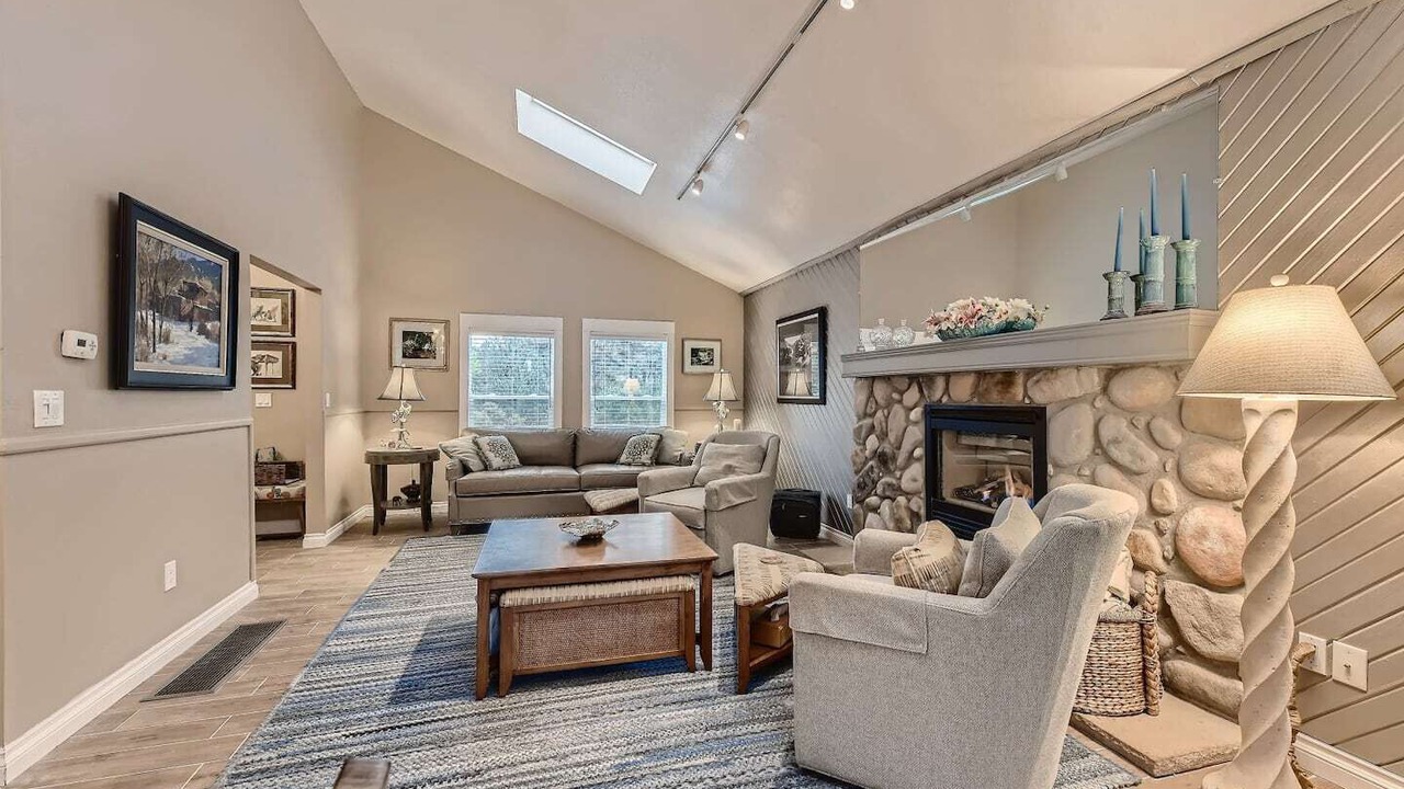 Photo of Livingroom in Perry Park