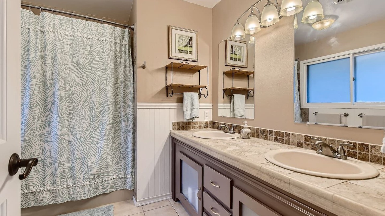 Photo of Bathroom in Perry Park