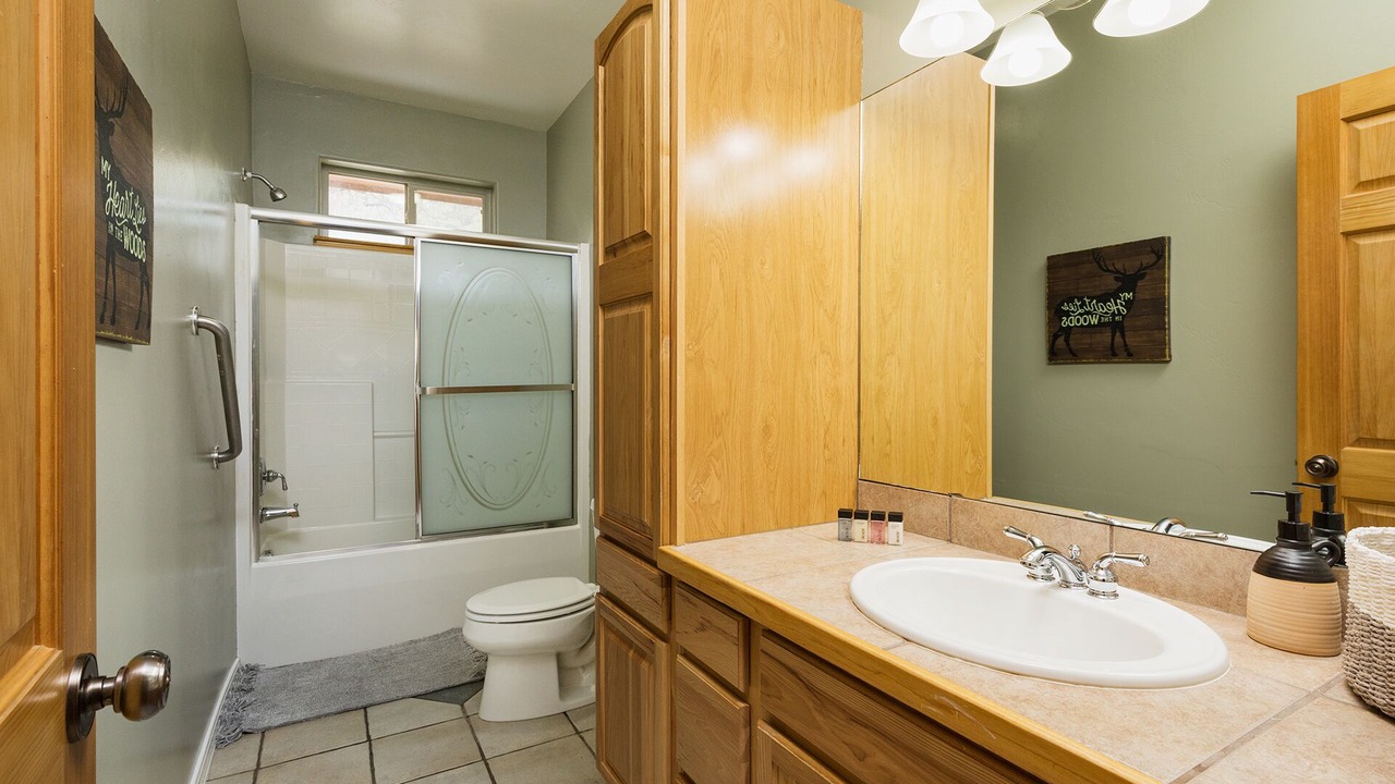Photo of Bathroom in Forest Lakes