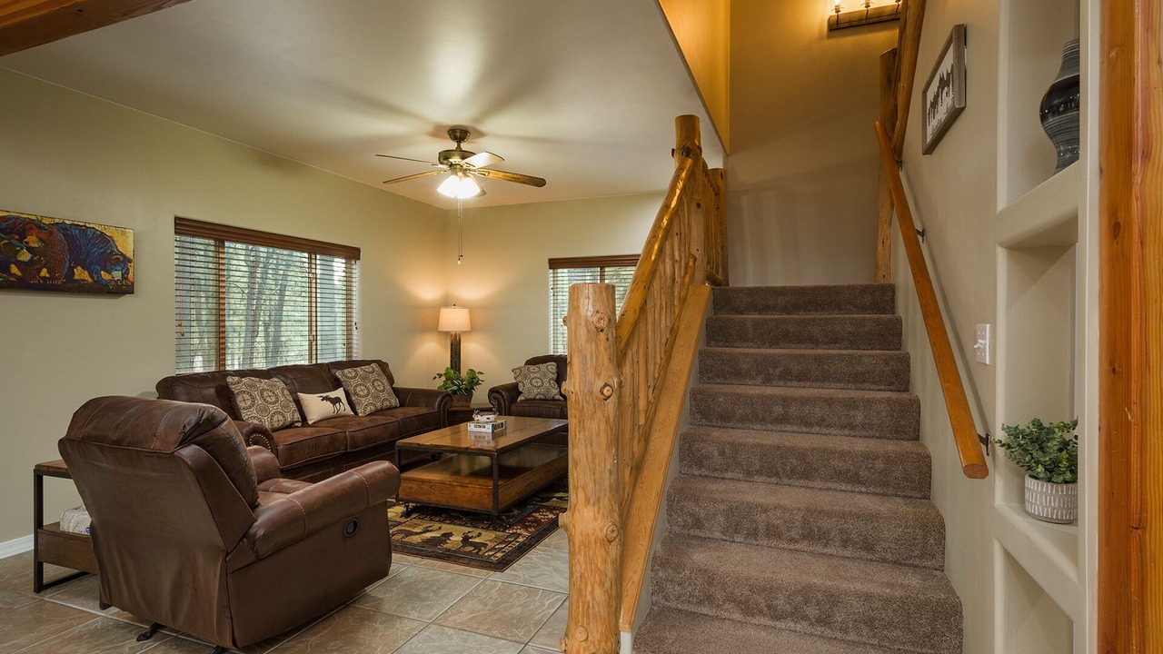 Photo of Livingroom in Forest Lakes