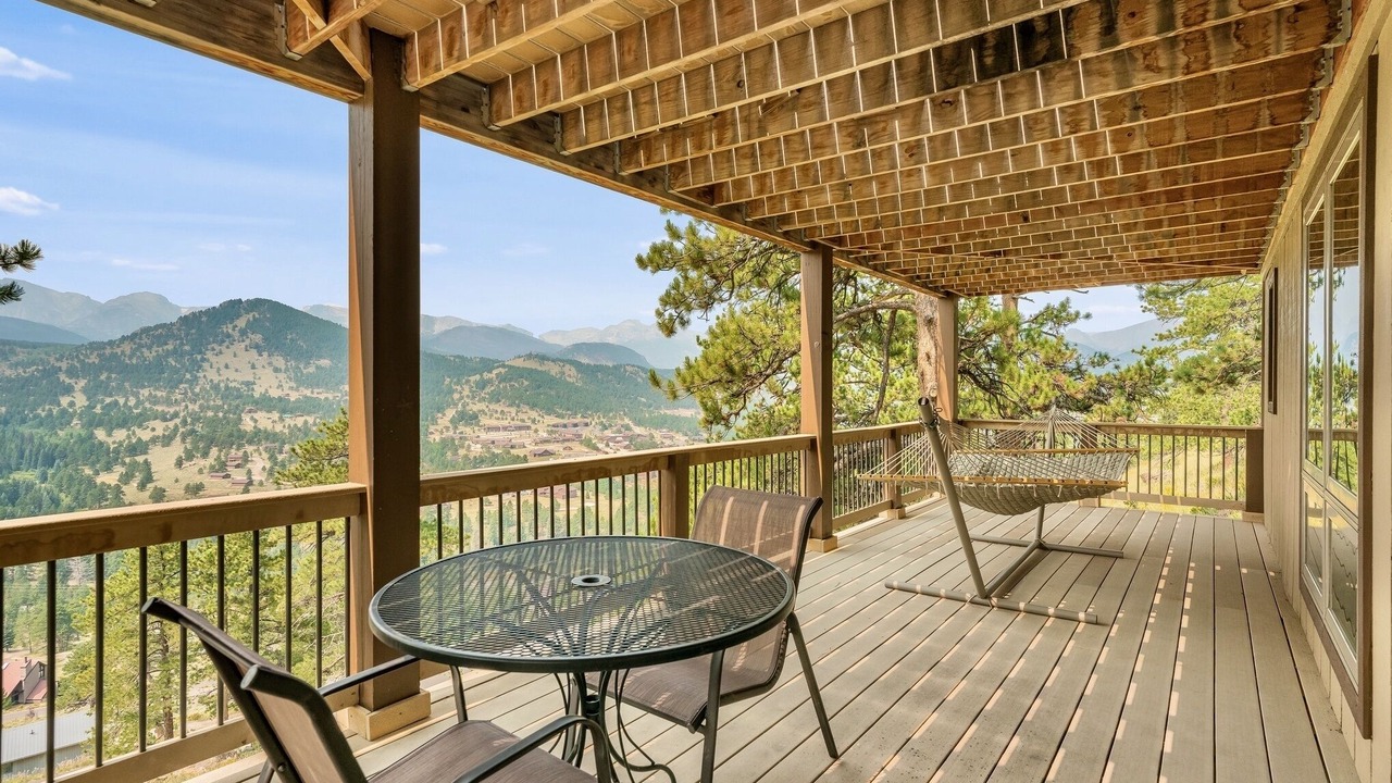 Photo of Outdoor in Windcliff Estates