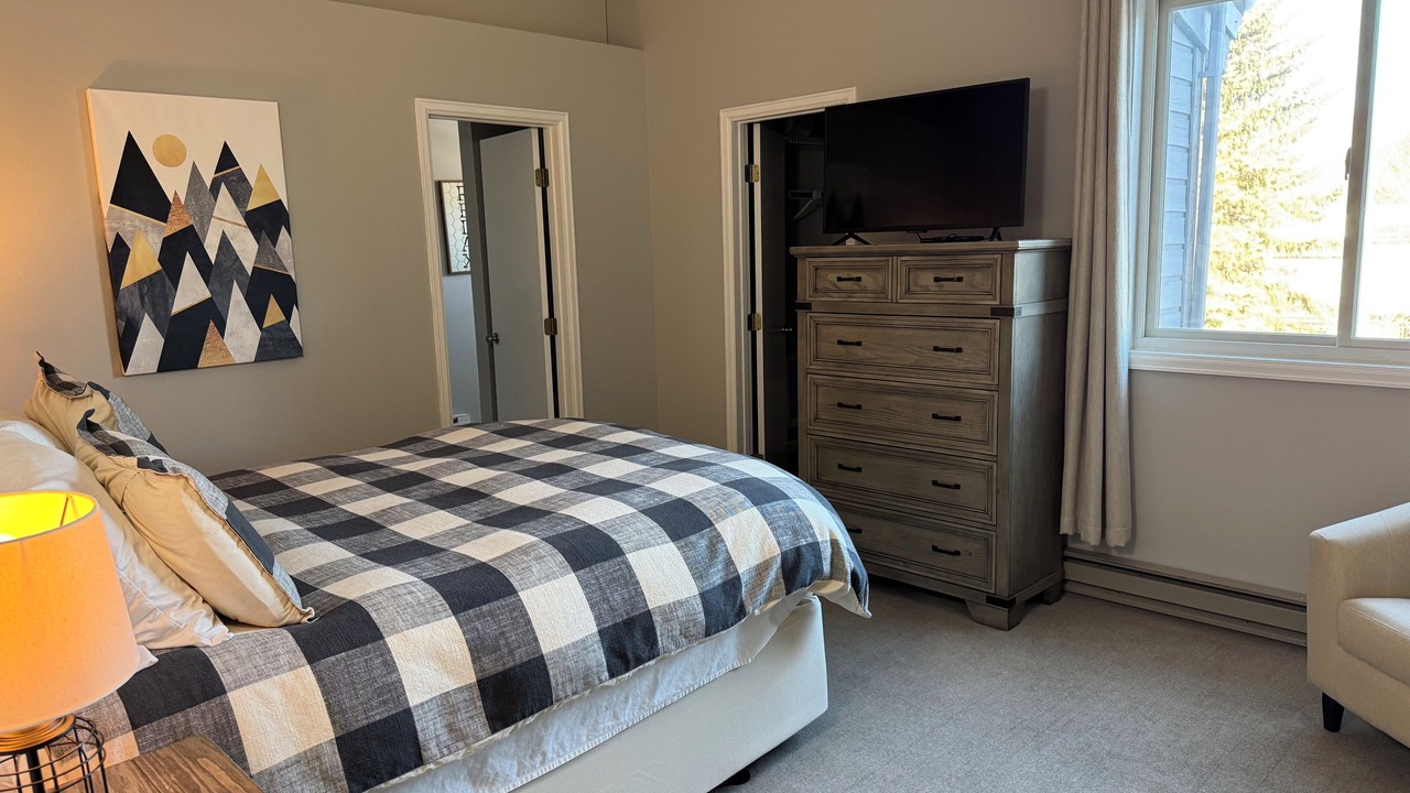 Photo of Bedroom in Edwards