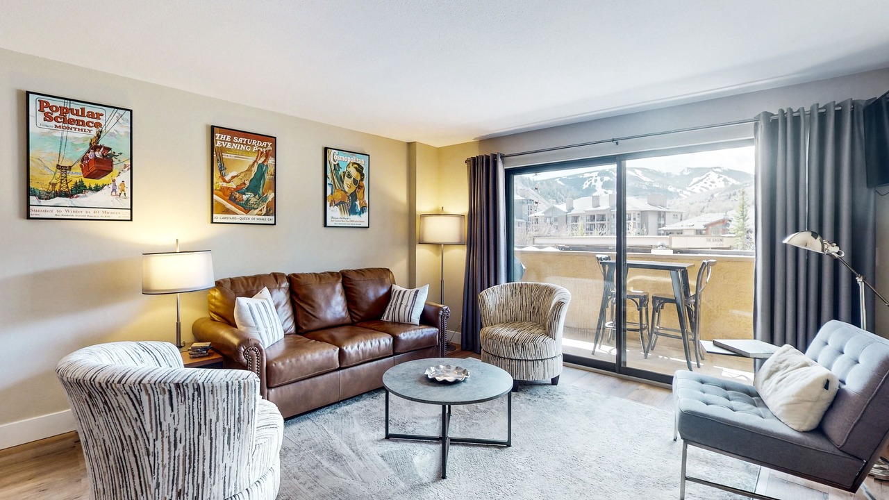Photo of Livingroom in Avon
