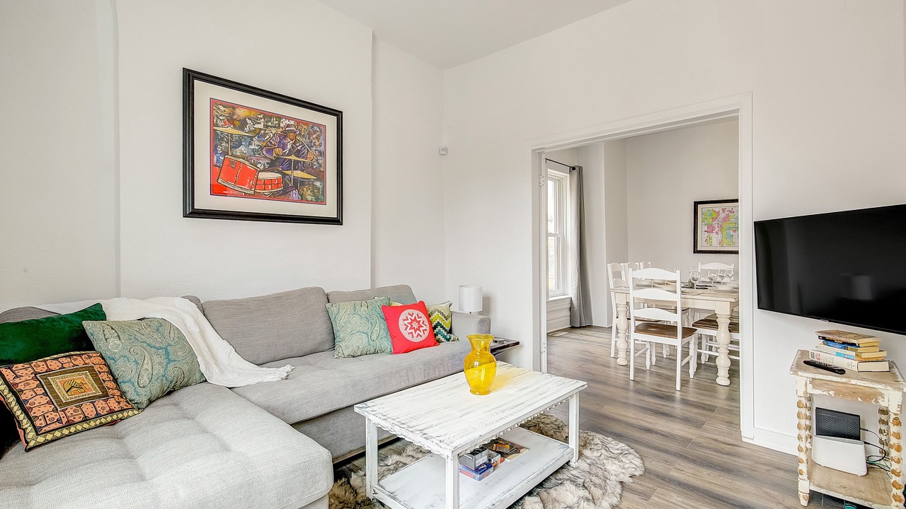 Photo of Livingroom in Five Points