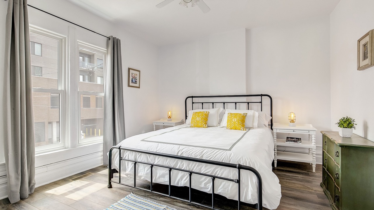 Photo of Bedroom in Five Points
