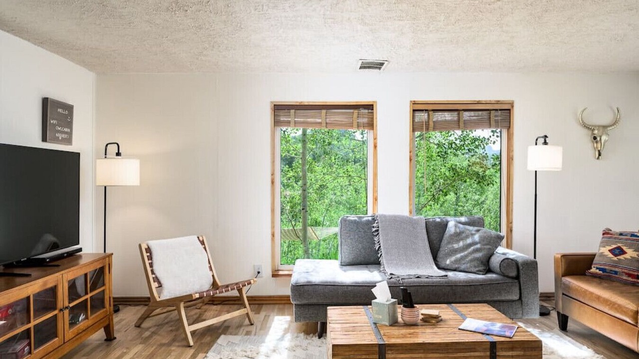 Photo of Livingroom in Rollinsville