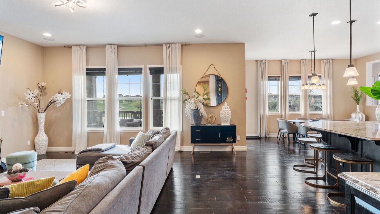 Photo of Livingroom in Aurora