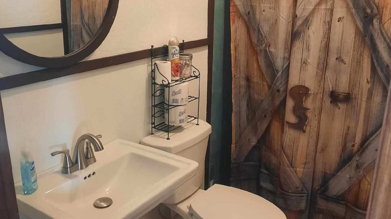 Photo of Bathroom in Capulin