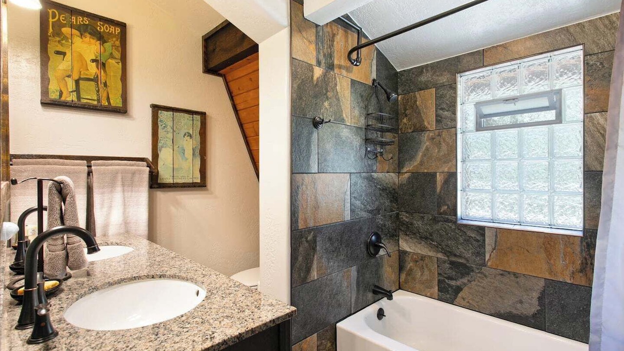 Photo of Bathroom in Black Hawk