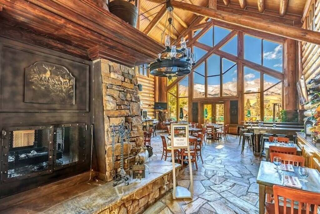 Photo of Livingroom in Mountain Village