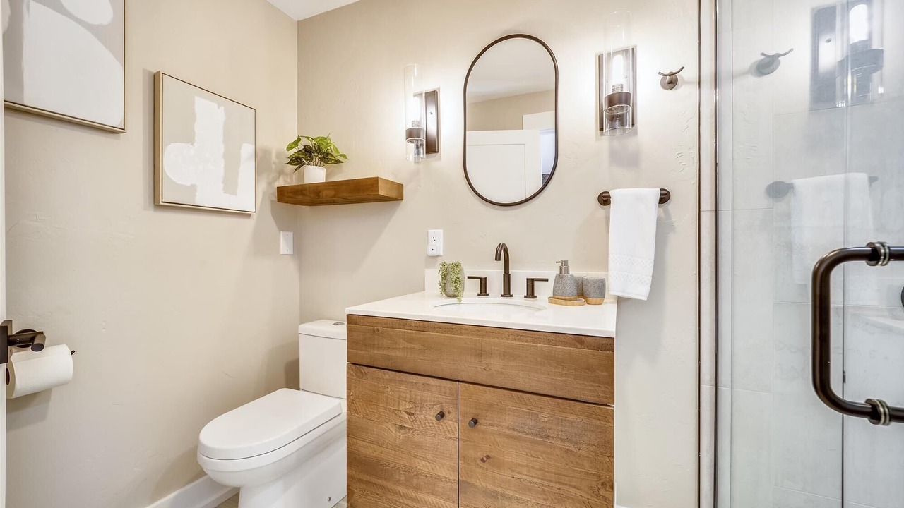 Photo of Bathroom in Dunkin Hill