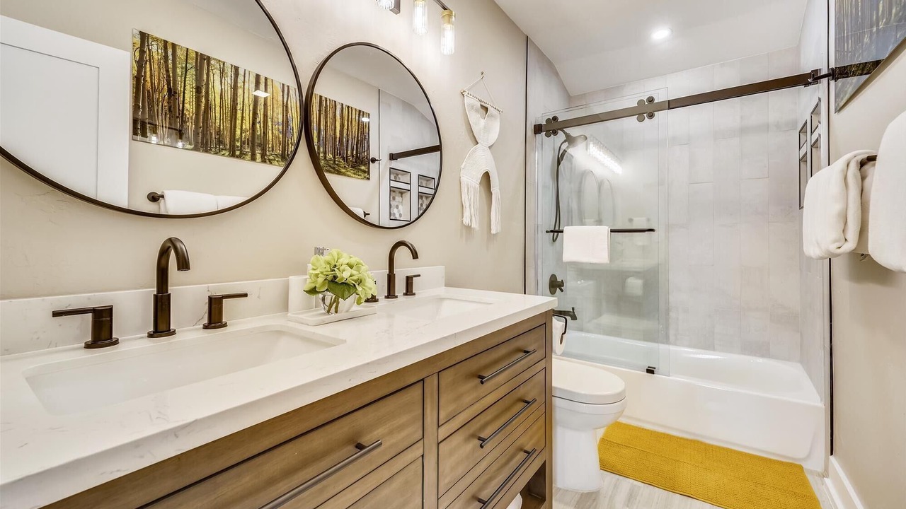Photo of Bathroom in Dunkin Hill