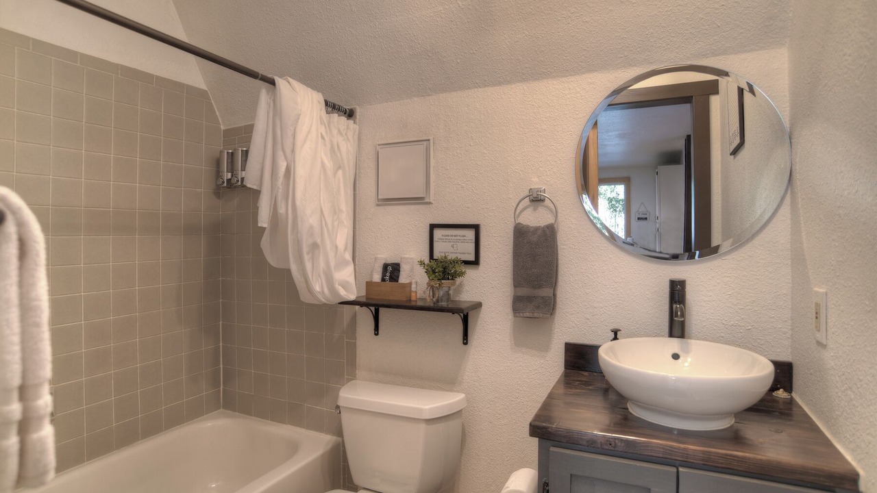 Photo of Bathroom in Forest Lakes