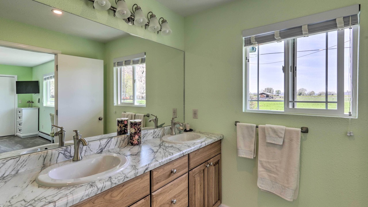 Photo of Bathroom in Palisade