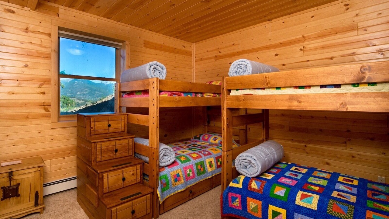 Photo of Bedroom in Windcliff Estates