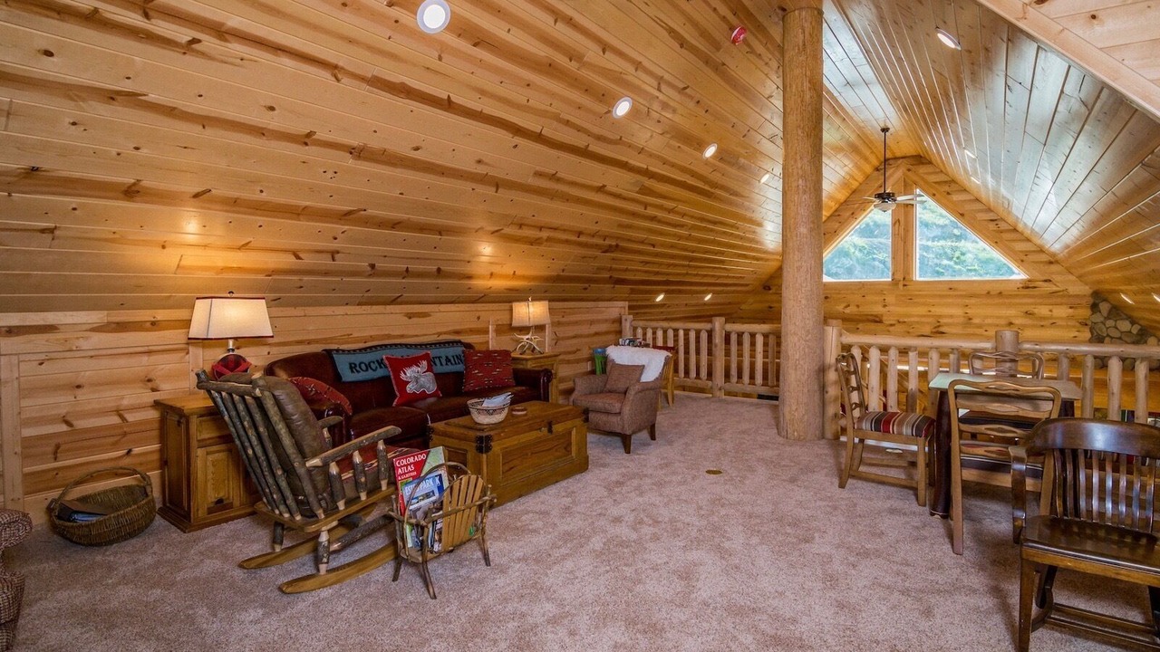 Photo of Livingroom in Windcliff Estates