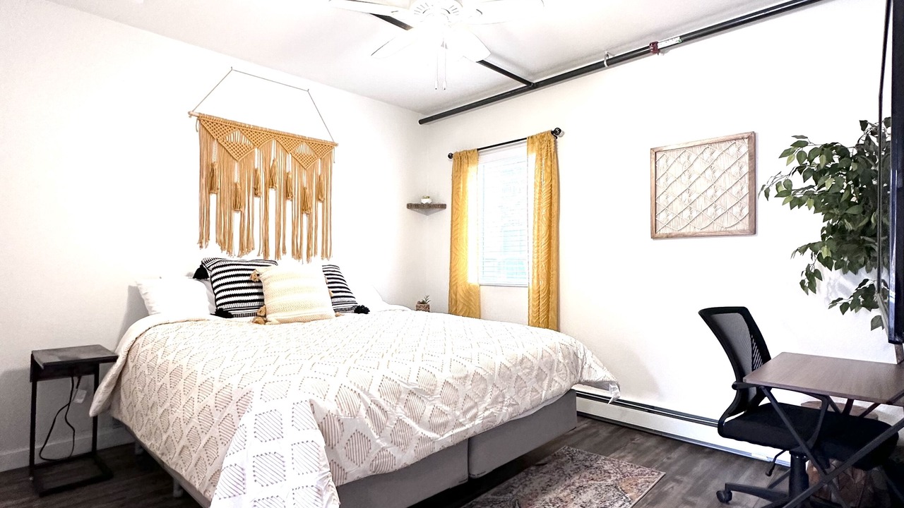 Photo of Bedroom in Scenic Heights