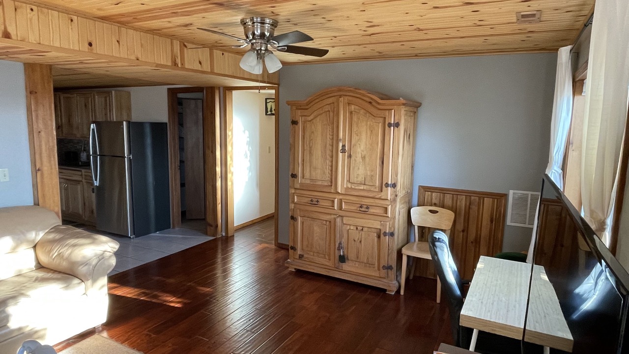 Photo of Livingroom in Divide