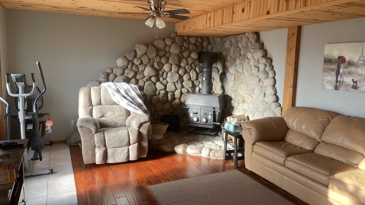 Photo of Livingroom in Divide