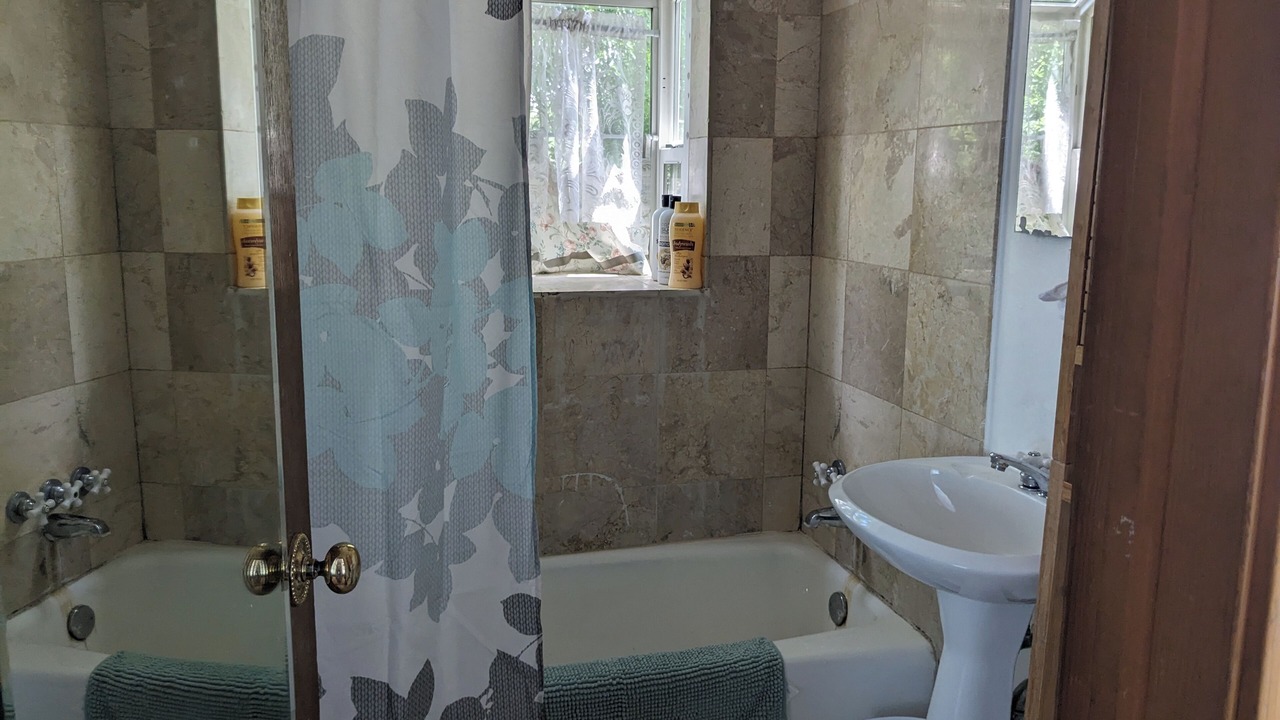 Photo of Bathroom in Golden