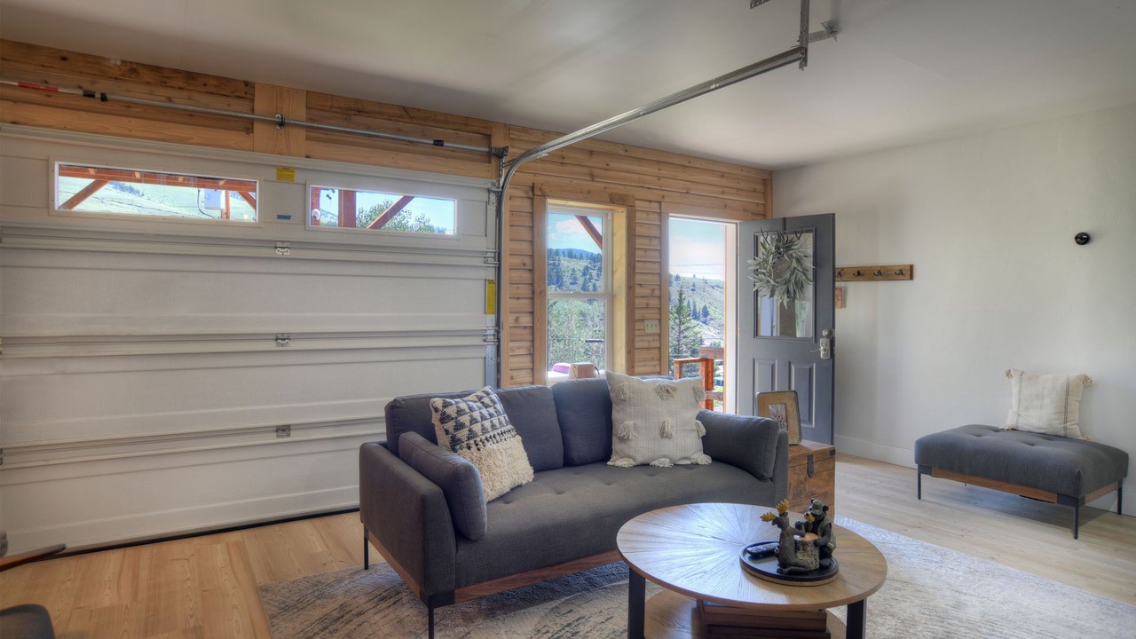 Photo of Livingroom in Creede