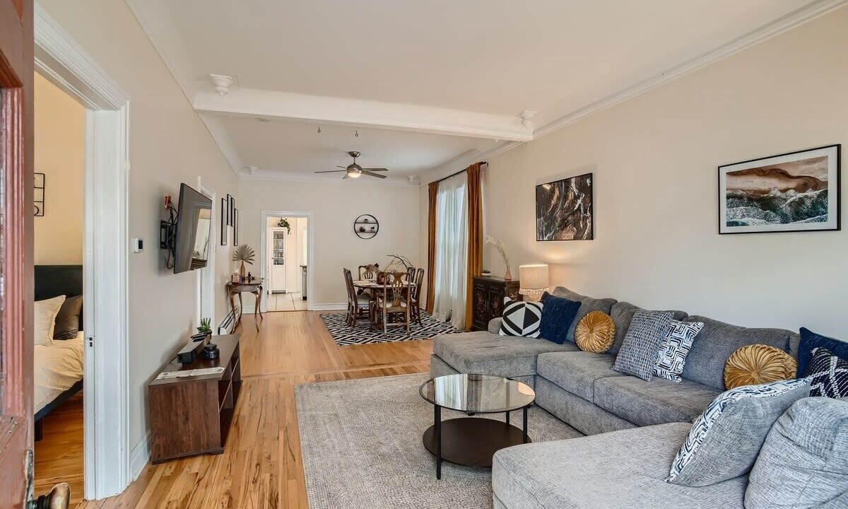 Photo of Livingroom in Lincoln Park