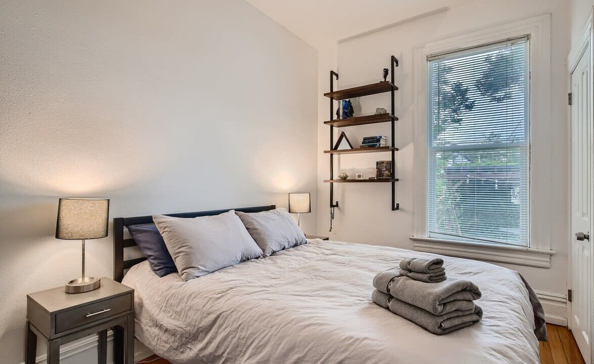 Photo of Bedroom in Lincoln Park