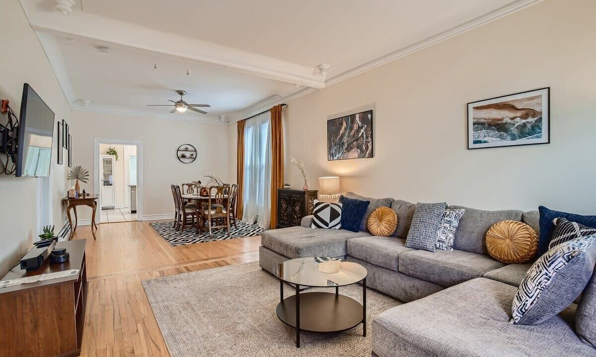 Photo of Livingroom in Lincoln Park