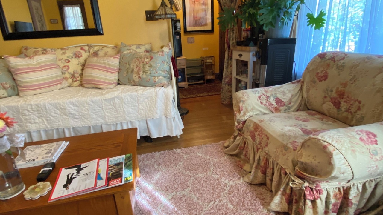 Photo of Livingroom in Whittier