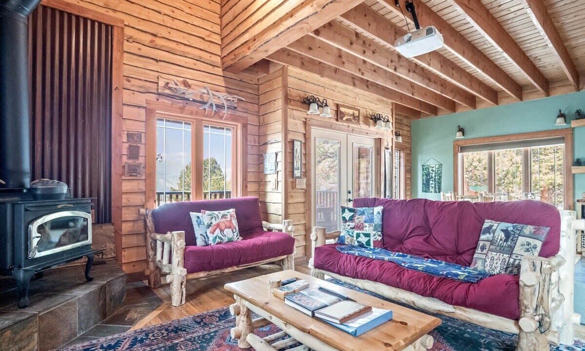 Photo of Livingroom in Twin Lakes