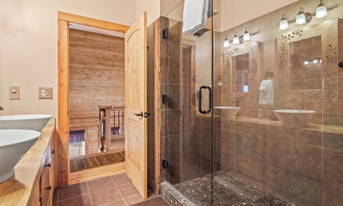 Photo of Bathroom in Twin Lakes