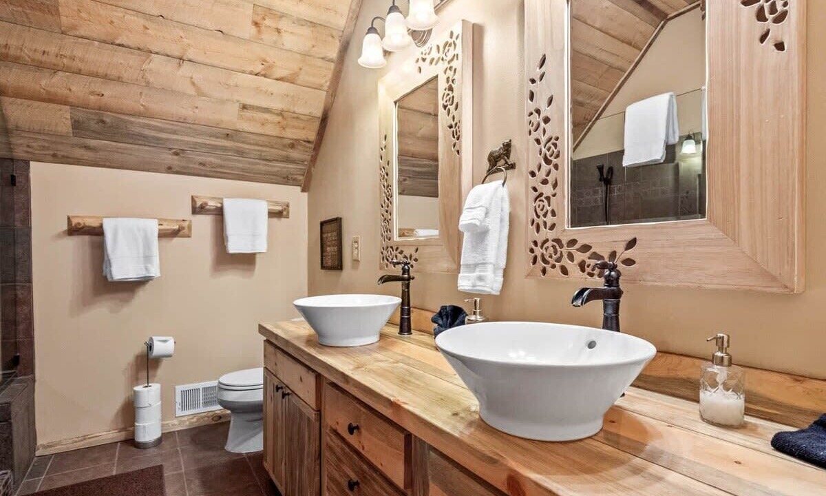 Photo of Bathroom in Twin Lakes