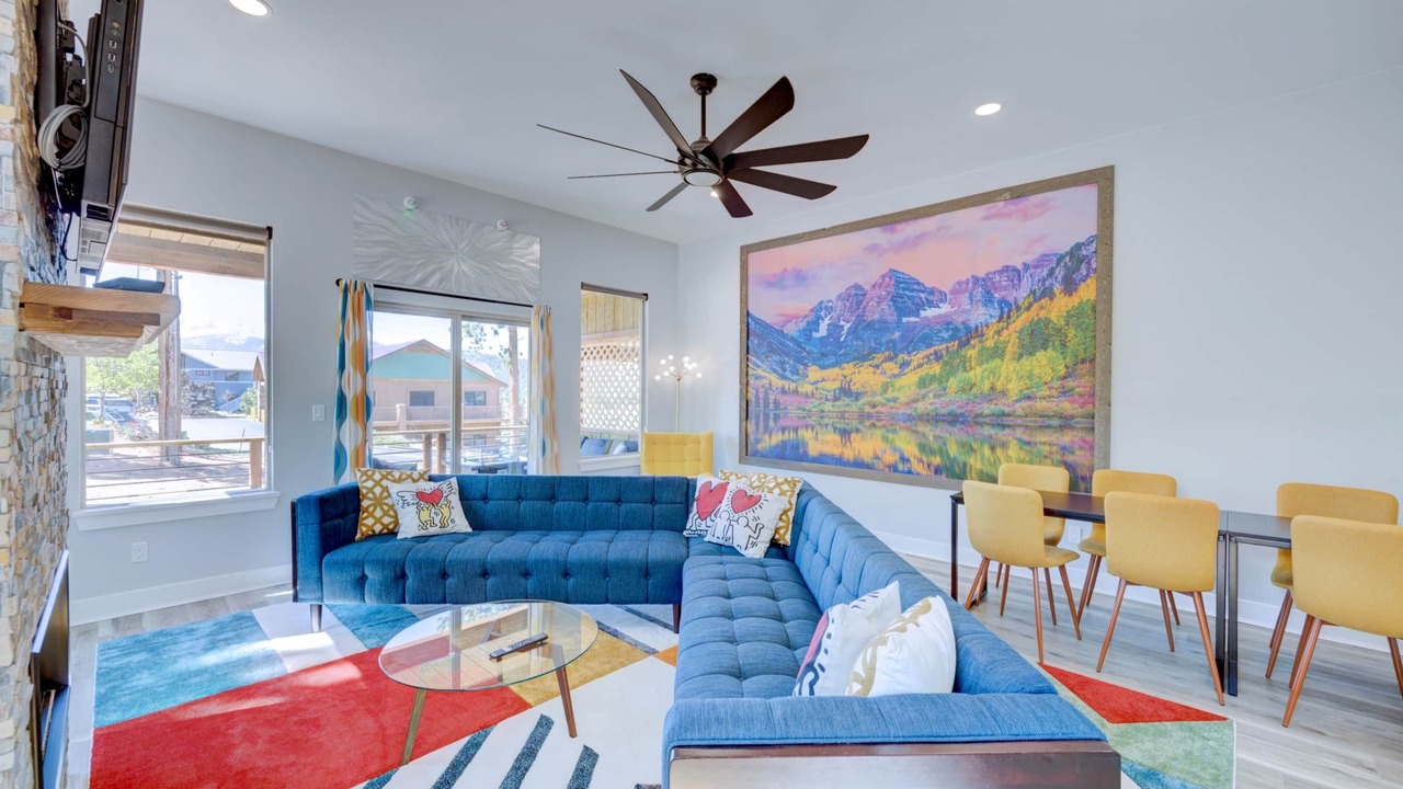 Photo of Livingroom in Woodland Park