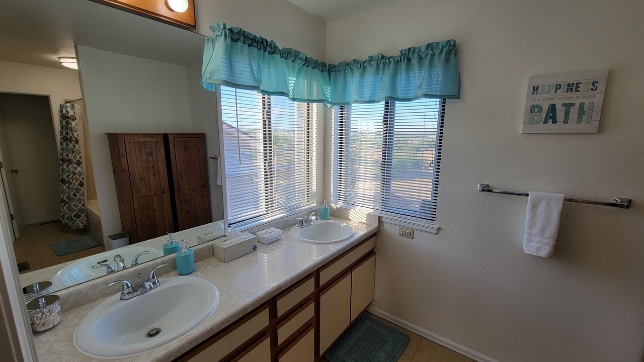 Photo of Bathroom in Cheyenne Meadows