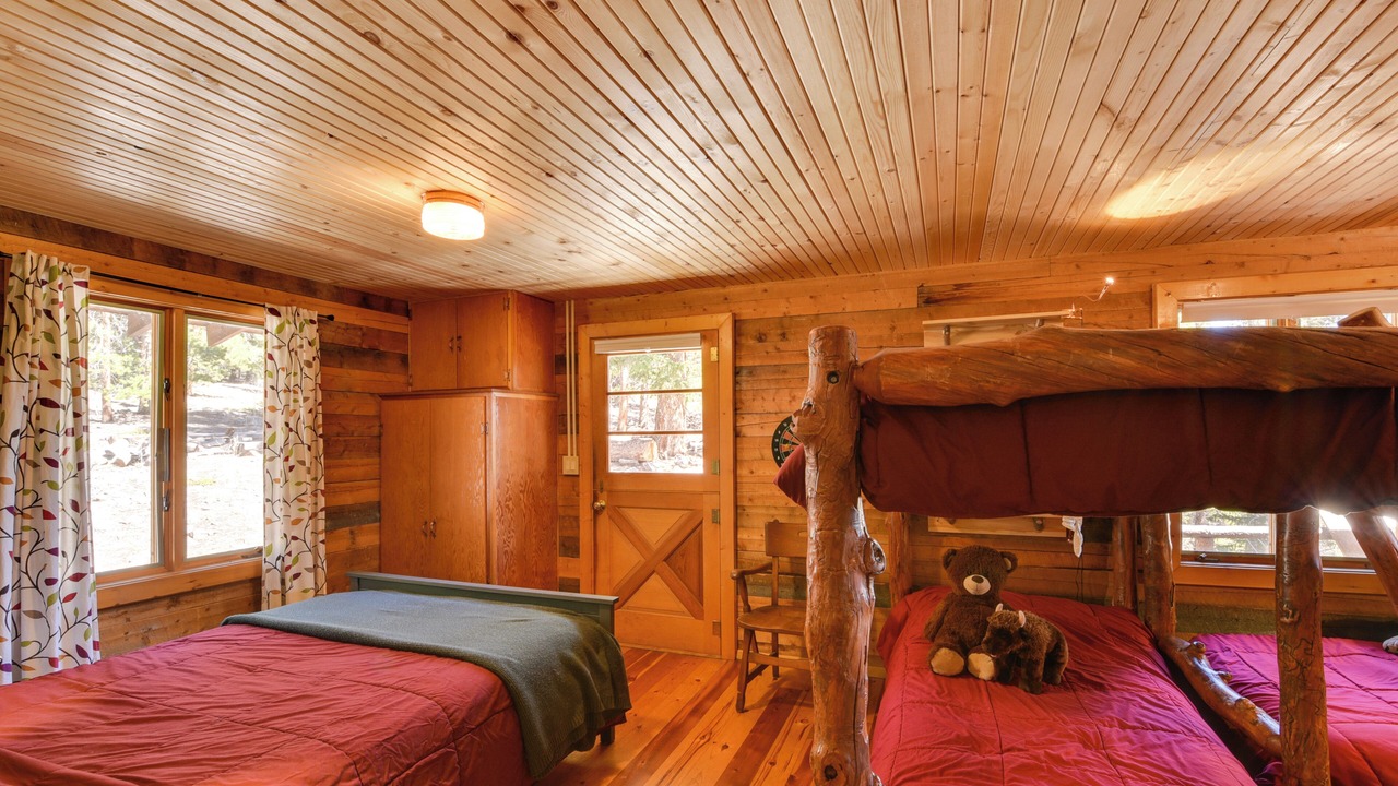 Photo of Bedroom in Twin Lakes
