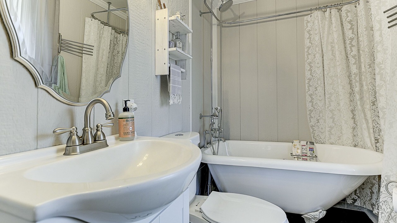 Photo of Bathroom in Victor
