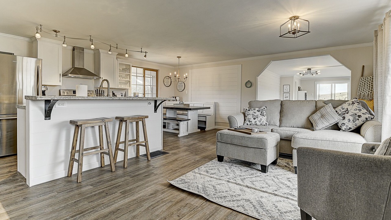 Photo of Livingroom in Victor