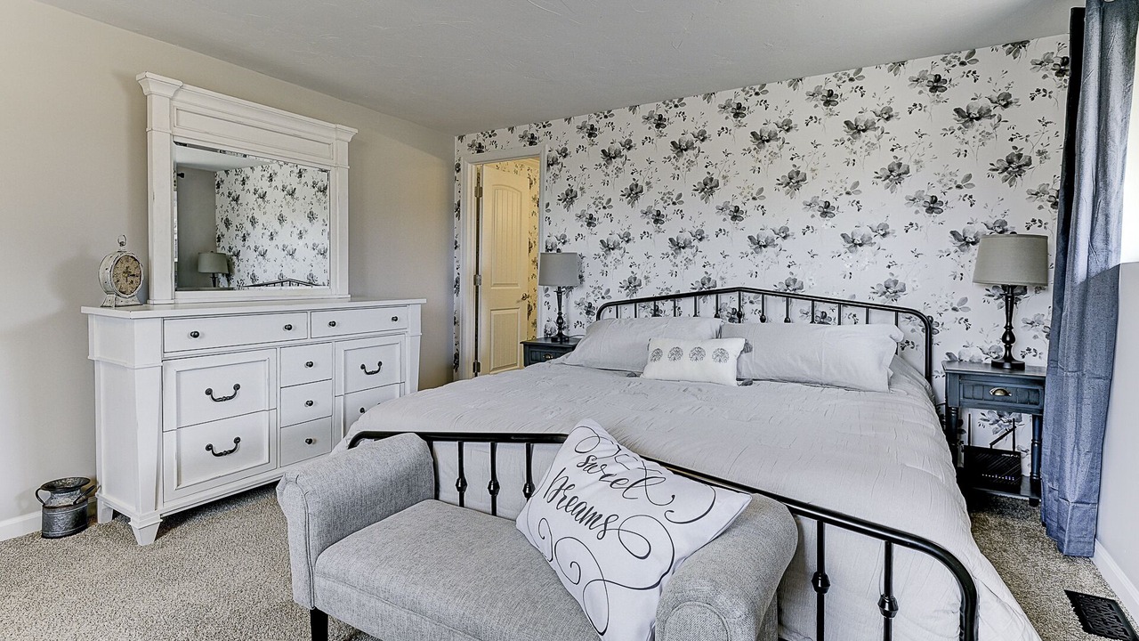 Photo of Bedroom in Victor