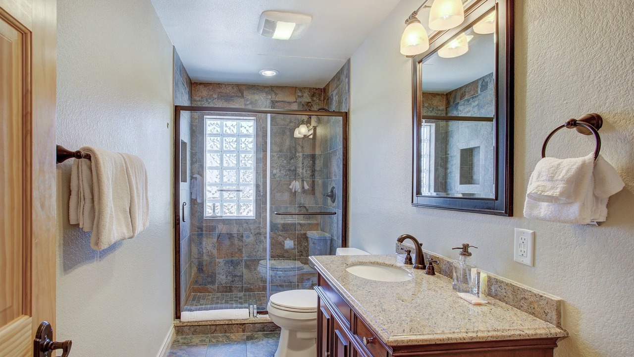 Photo of Bathroom in Warrior's Mark West