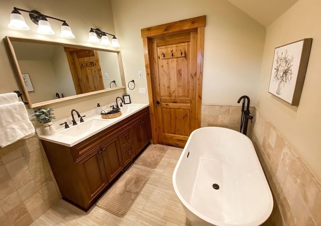 Photo of Bathroom in Columbine Lake