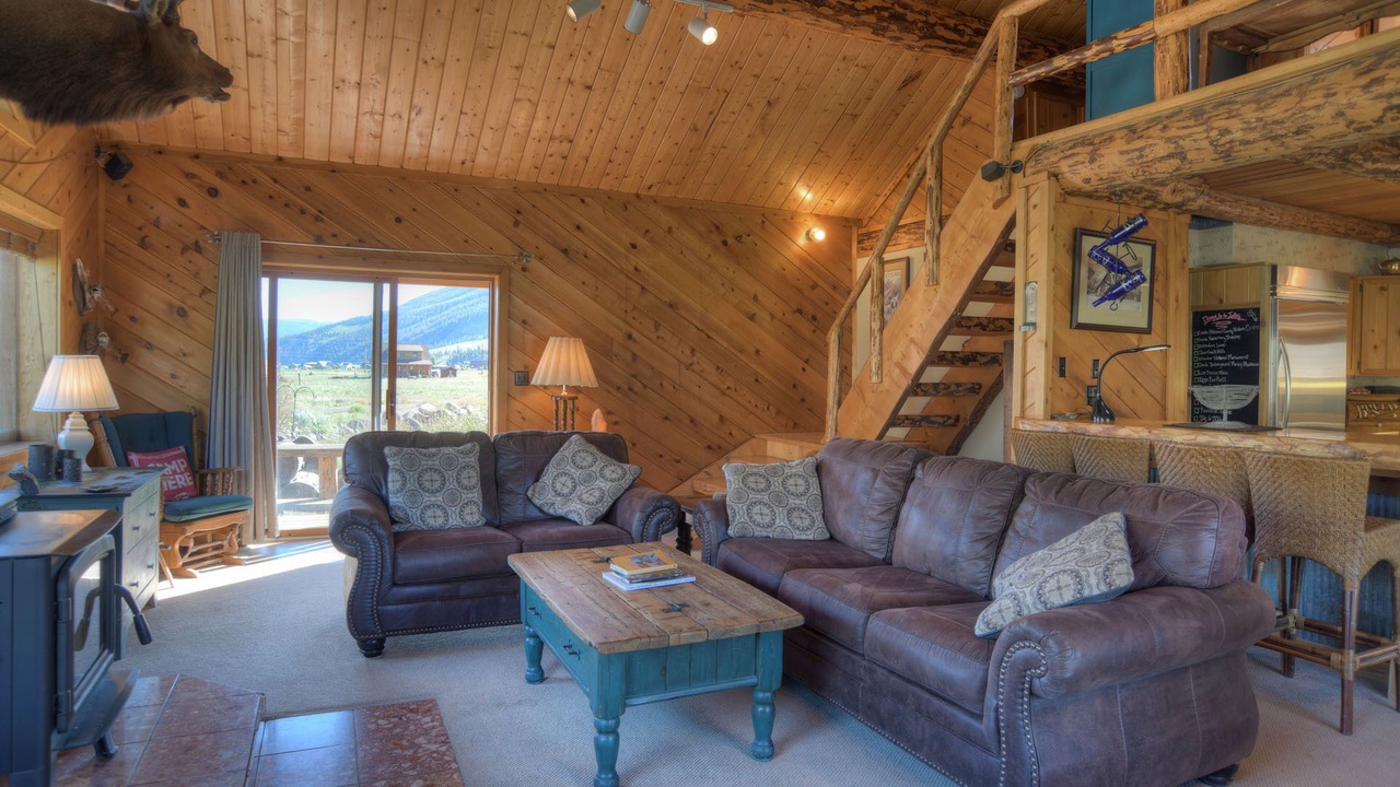 Photo of Livingroom in Creede