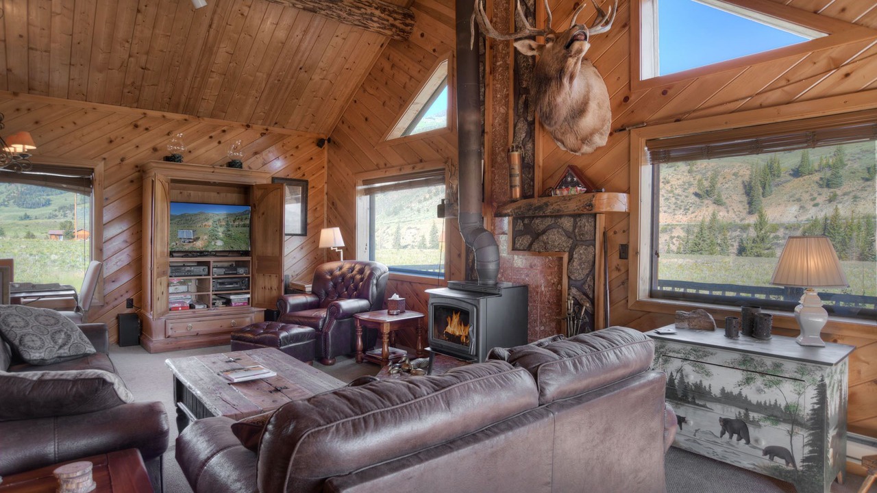 Photo of Livingroom in Creede