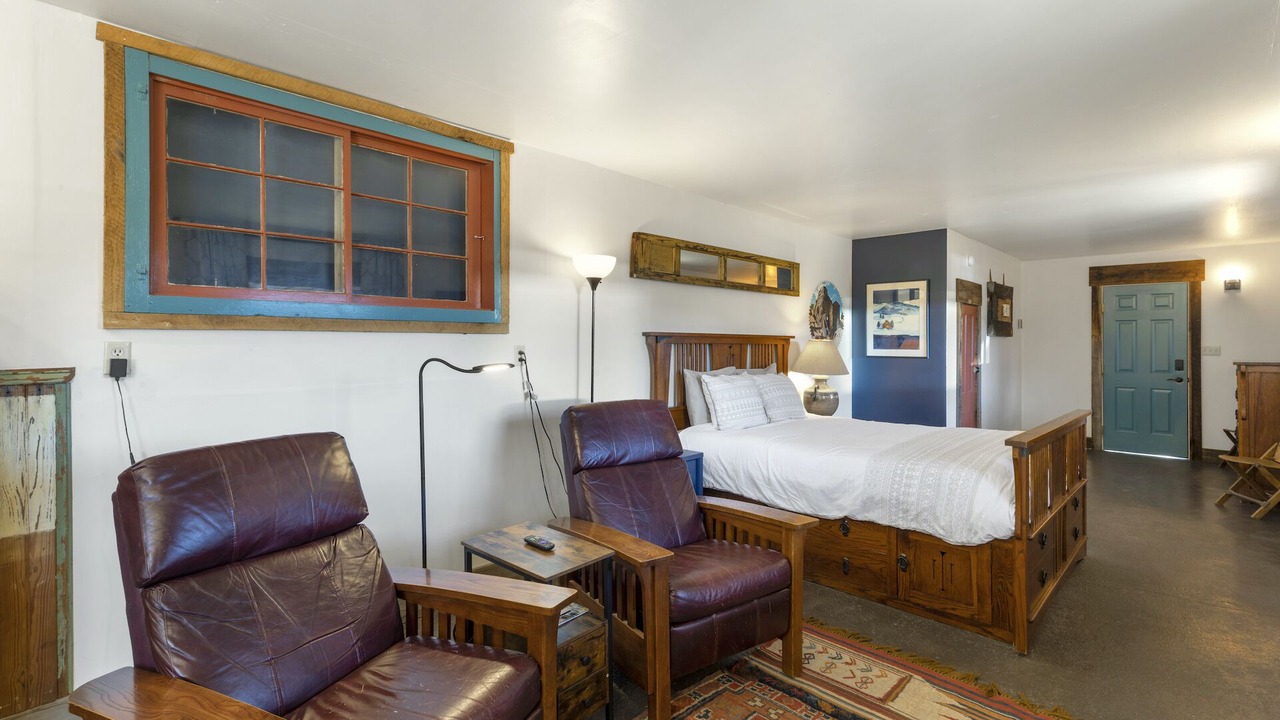 Photo of Livingroom in Creede