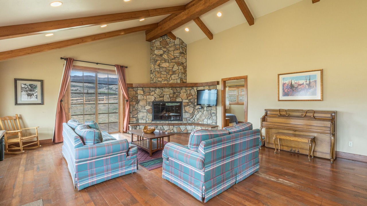 Photo of Livingroom in Creede