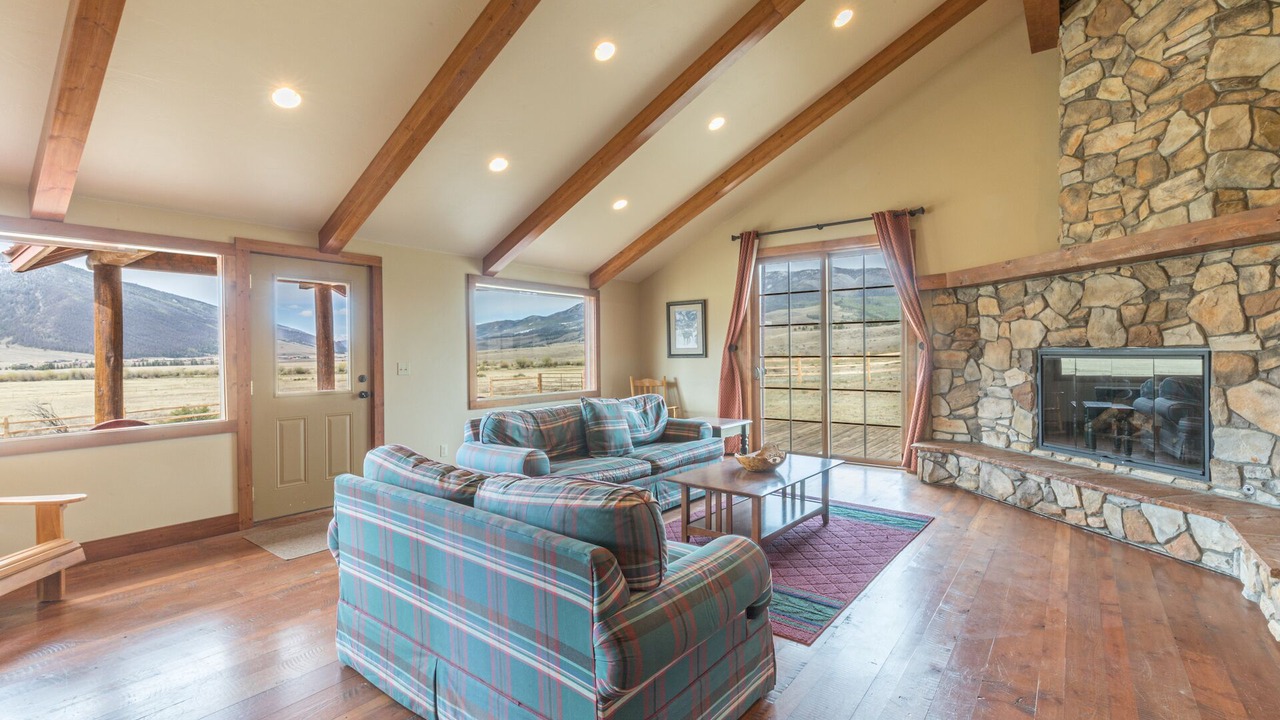 Photo of Livingroom in Creede