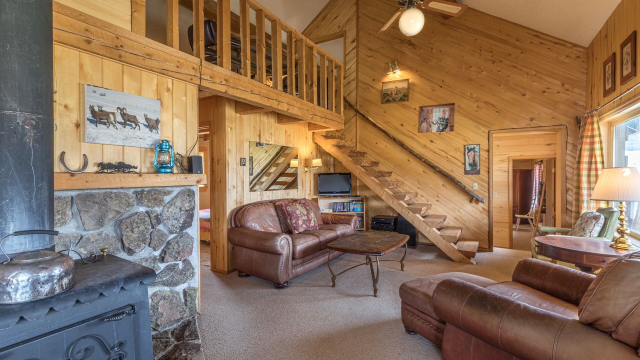 Photo of Livingroom in Creede