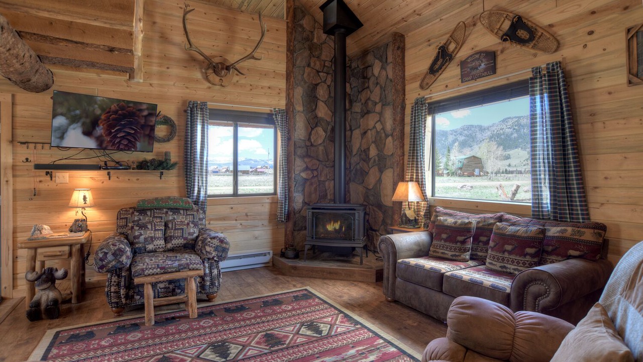 Photo of Livingroom in Creede
