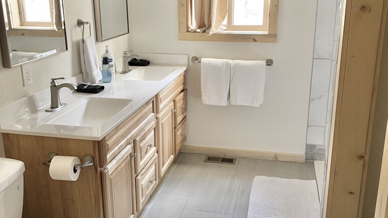 Photo of Bathroom in Garfield