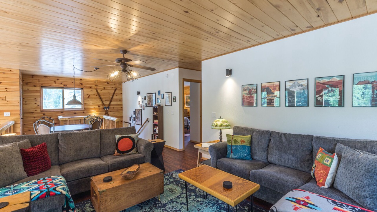 Photo of Livingroom in South Fork